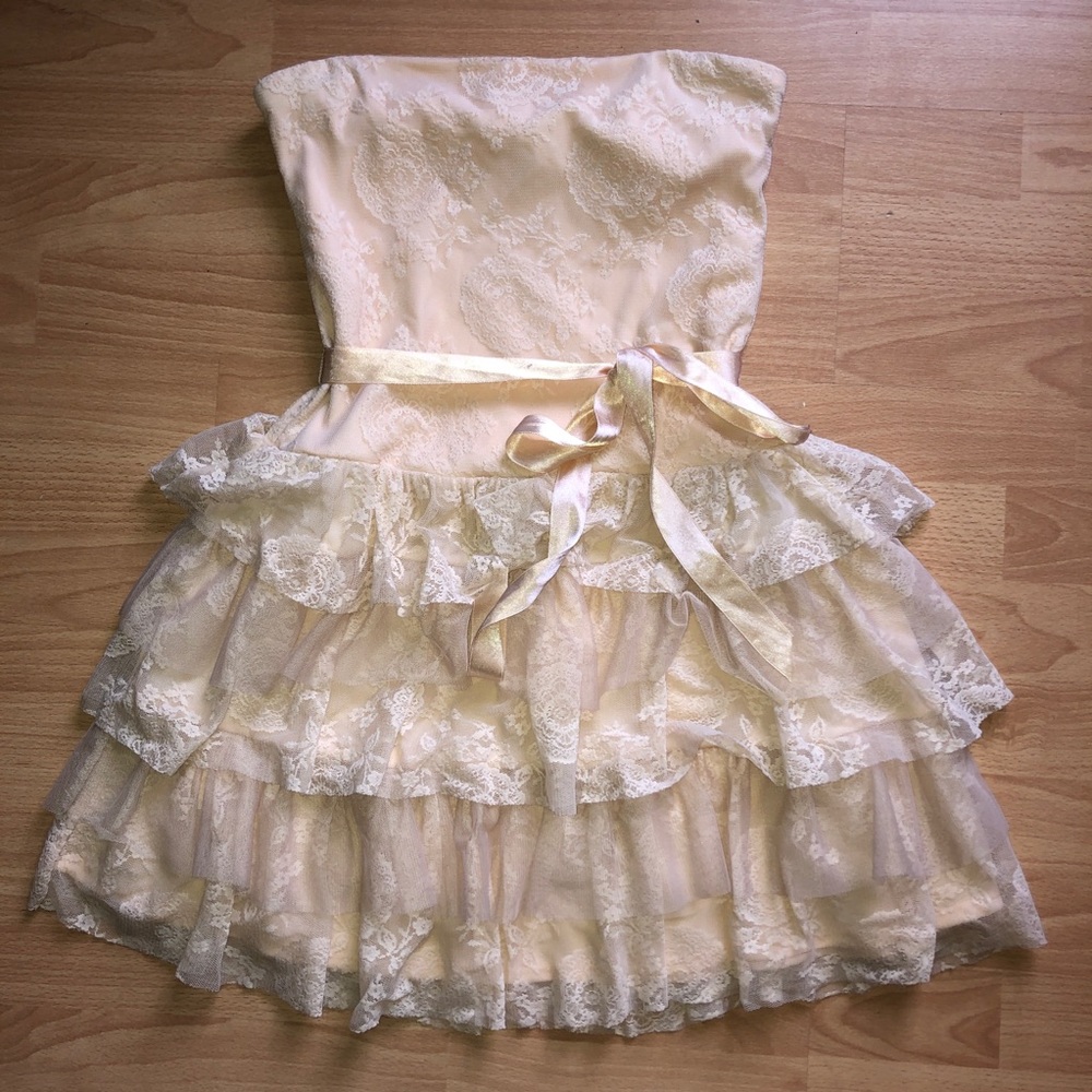 Strapless dress